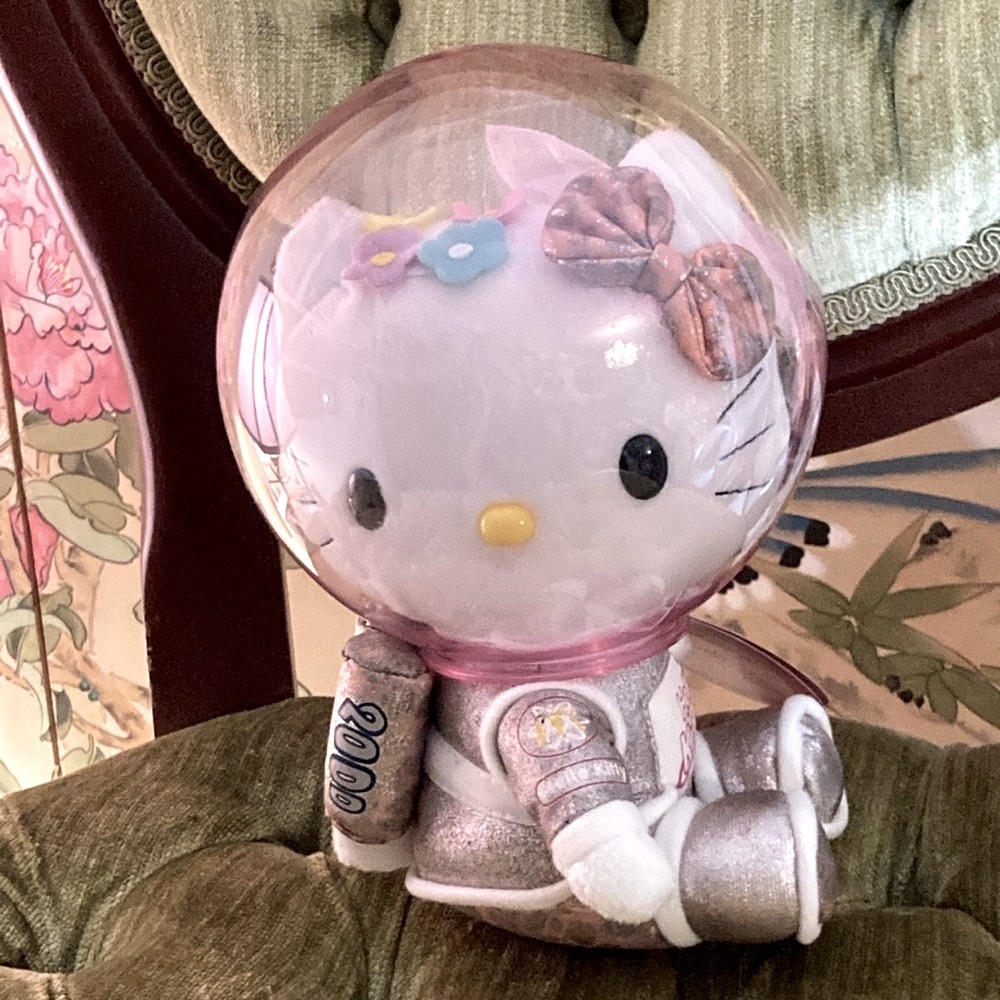 Adorable Vintage Y2K Hello Kitty Space Millennium Wedding Astronaut